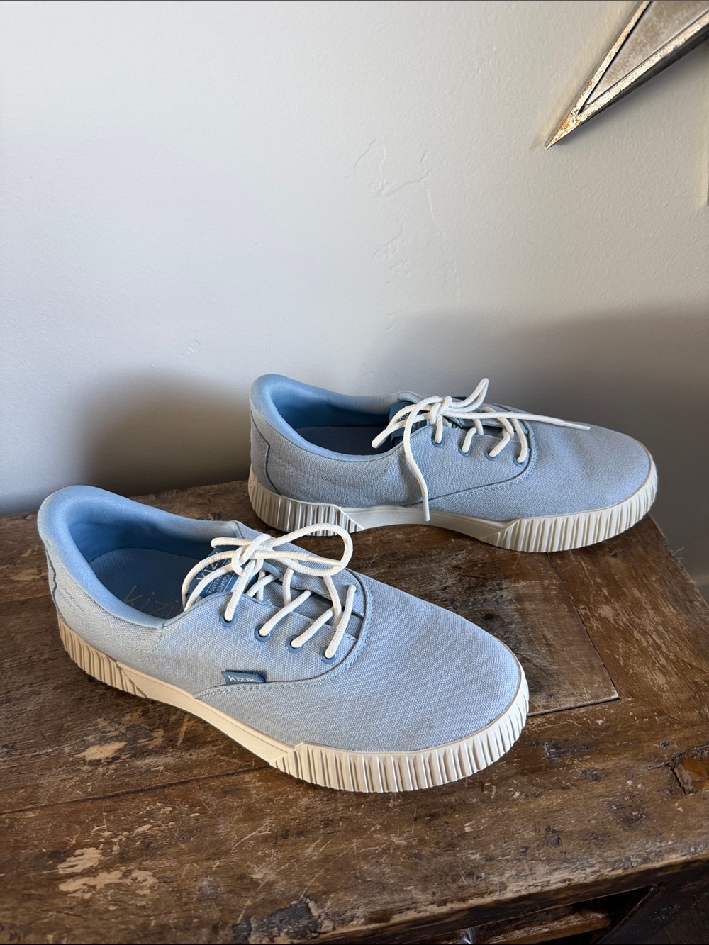 Kizik Madison Light Blue Canvas Sneakers with White Soles Size 8.5 - Picture 3 of 7